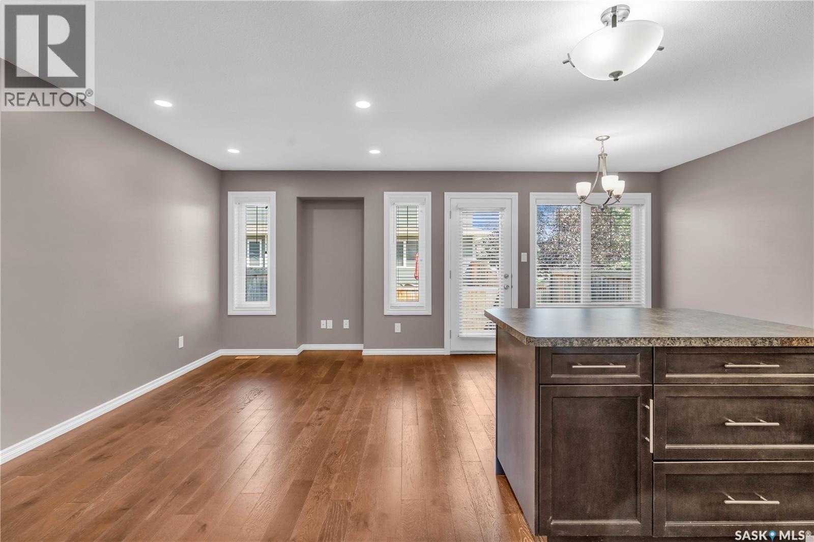 Photo 12 of 103 4100 Sandhill Crescent, Regina SK