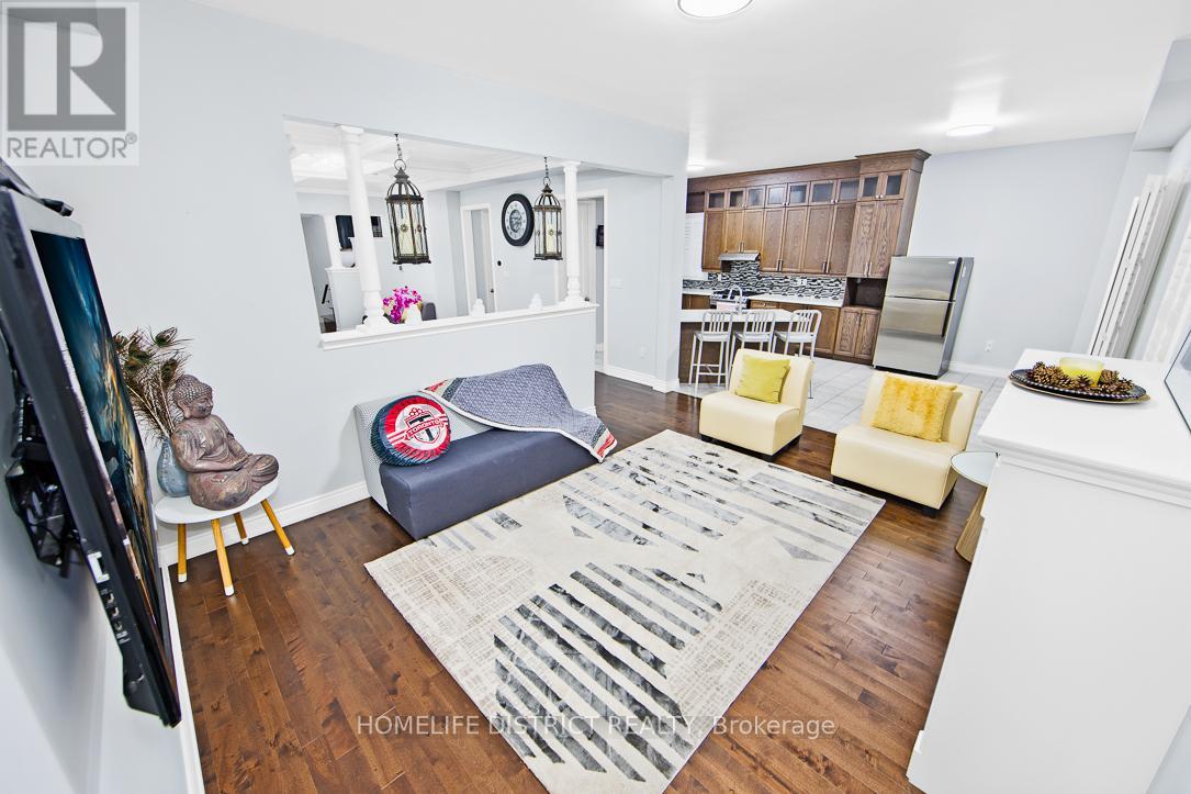 Photo 10 of 1794 Grandview Street N, Oshawa ON