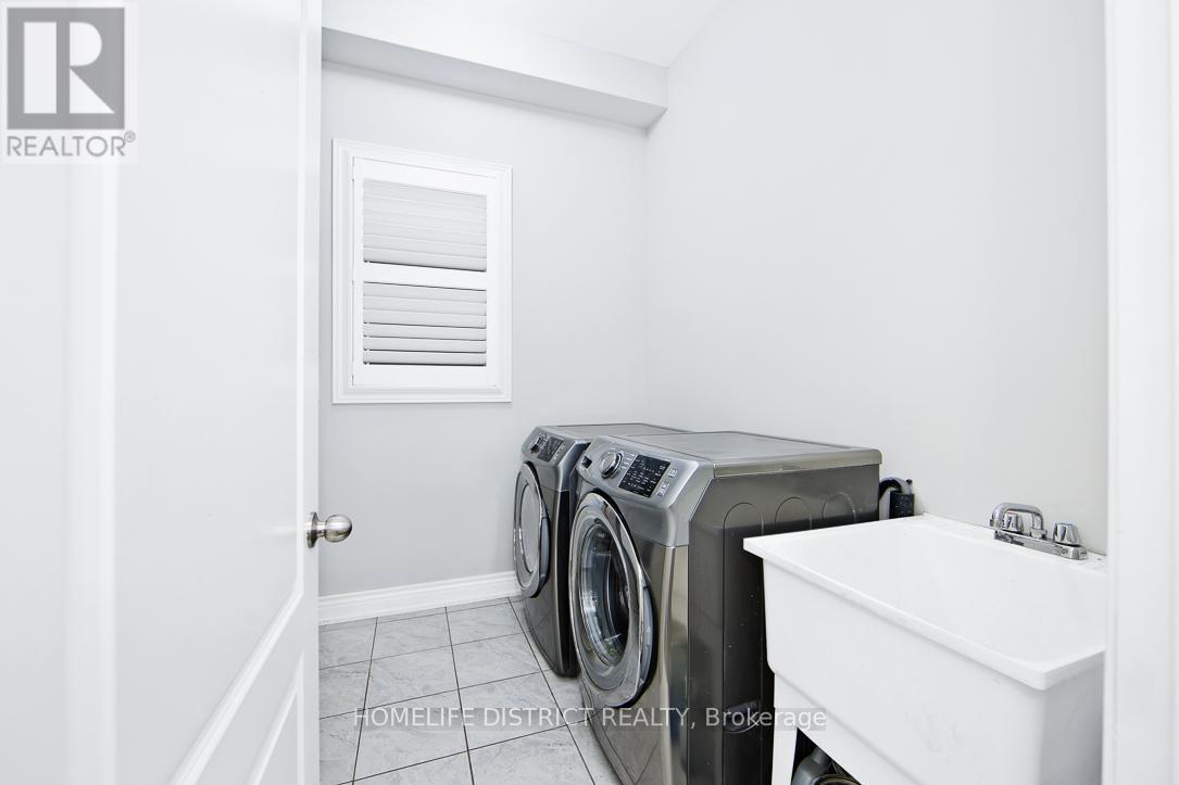 Photo 15 of 1794 Grandview Street N, Oshawa ON