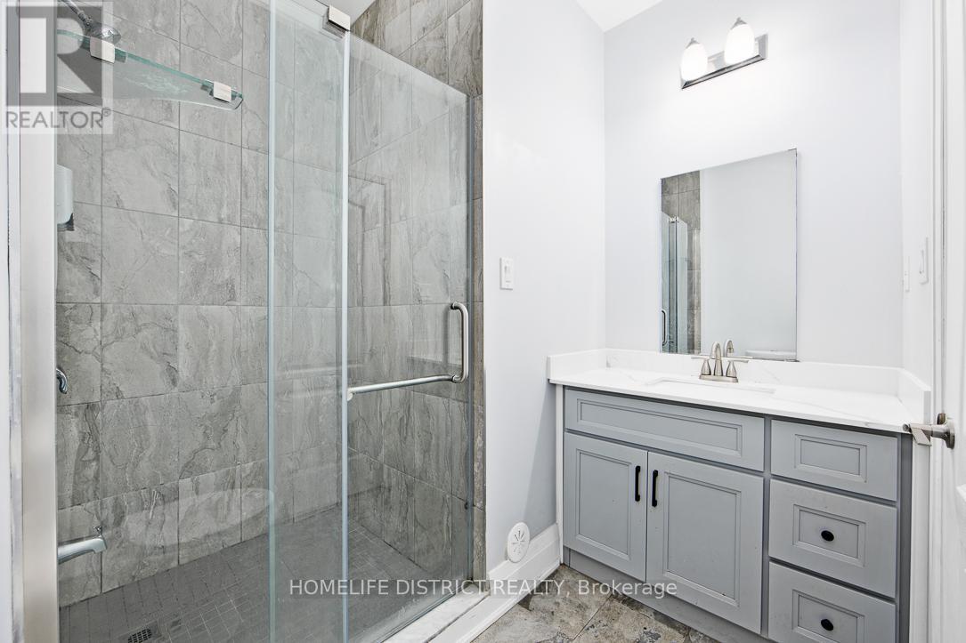 Photo 31 of 1794 Grandview Street N, Oshawa ON