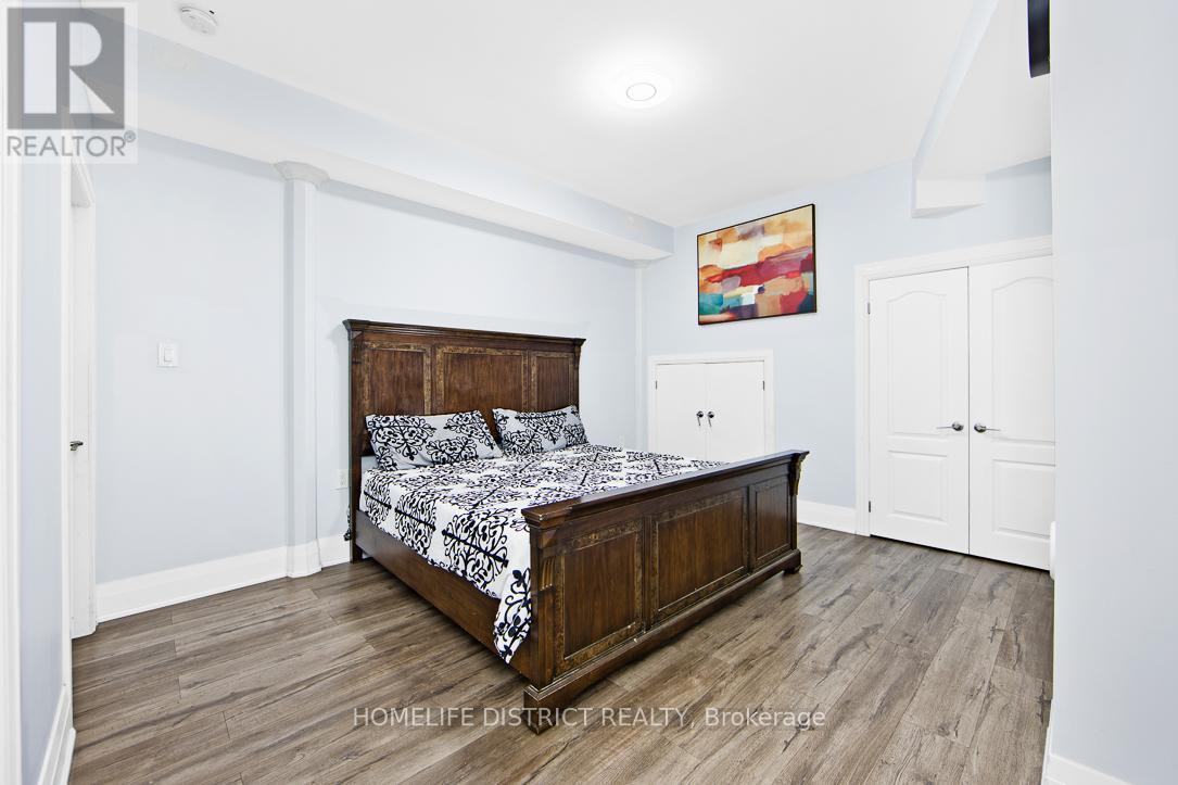 Photo 32 of 1794 Grandview Street N, Oshawa ON