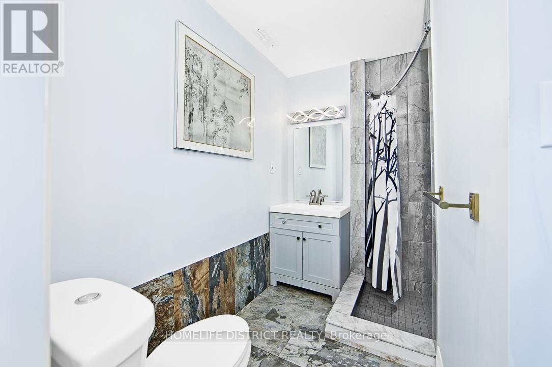 Photo 33 of 1794 Grandview Street N, Oshawa ON