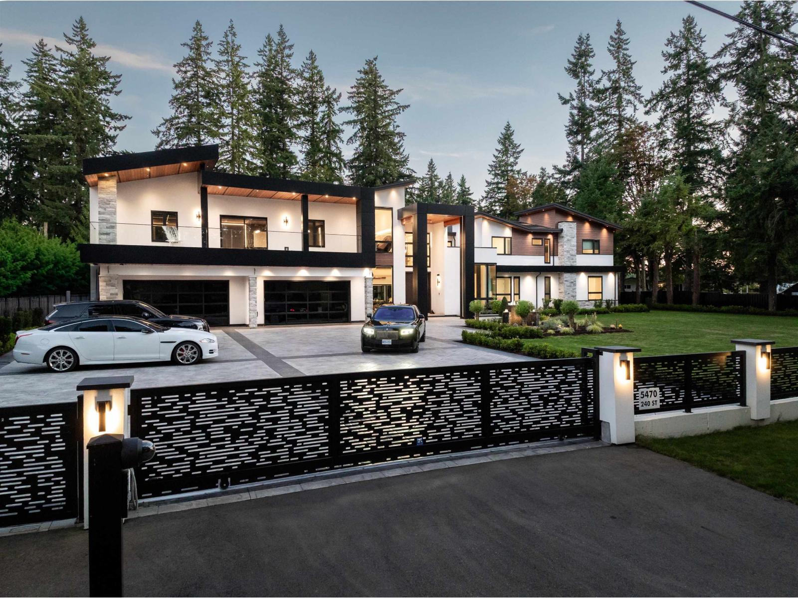 Photo 2 of 5470 240 Street, Langley BC