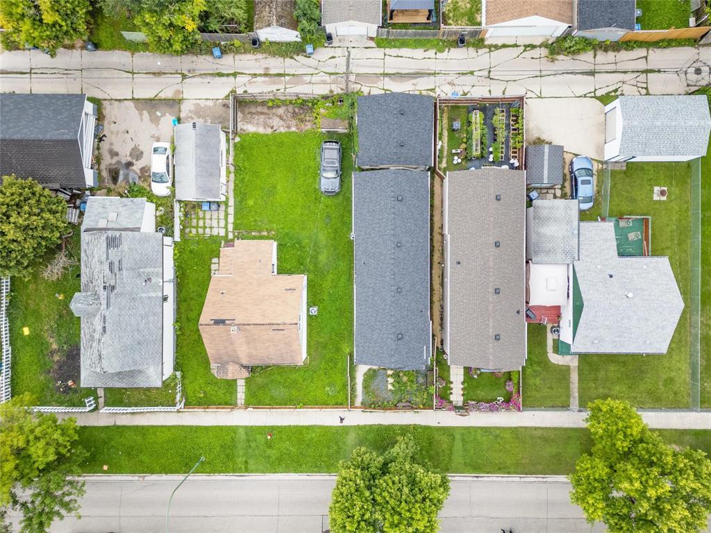 Photo 4 of 1072 Alfred Avenue, Winnipeg MB