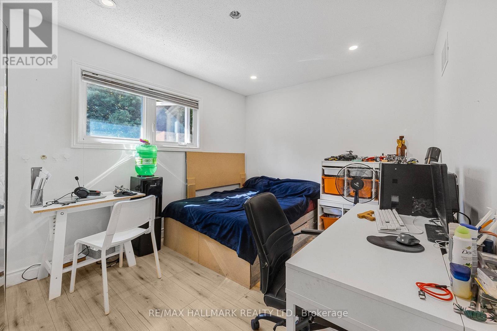 Photo 28 of 133 Heathwood Heights Drive, Aurora ON