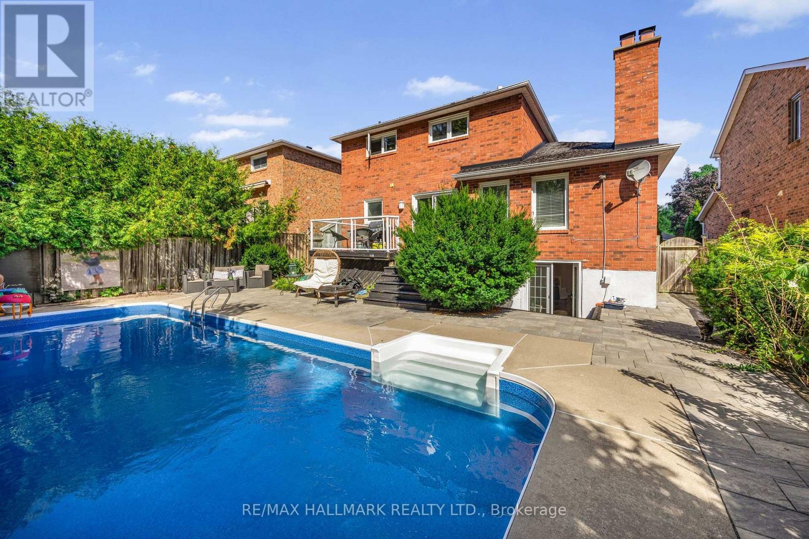 Photo 44 of 133 Heathwood Heights Drive, Aurora ON