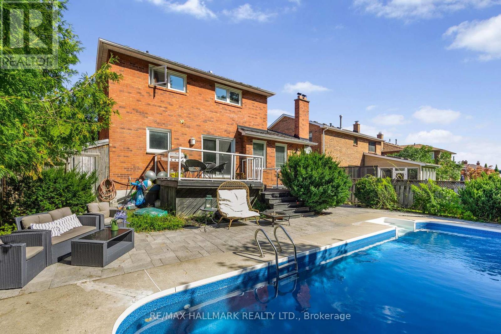 Photo 45 of 133 Heathwood Heights Drive, Aurora ON