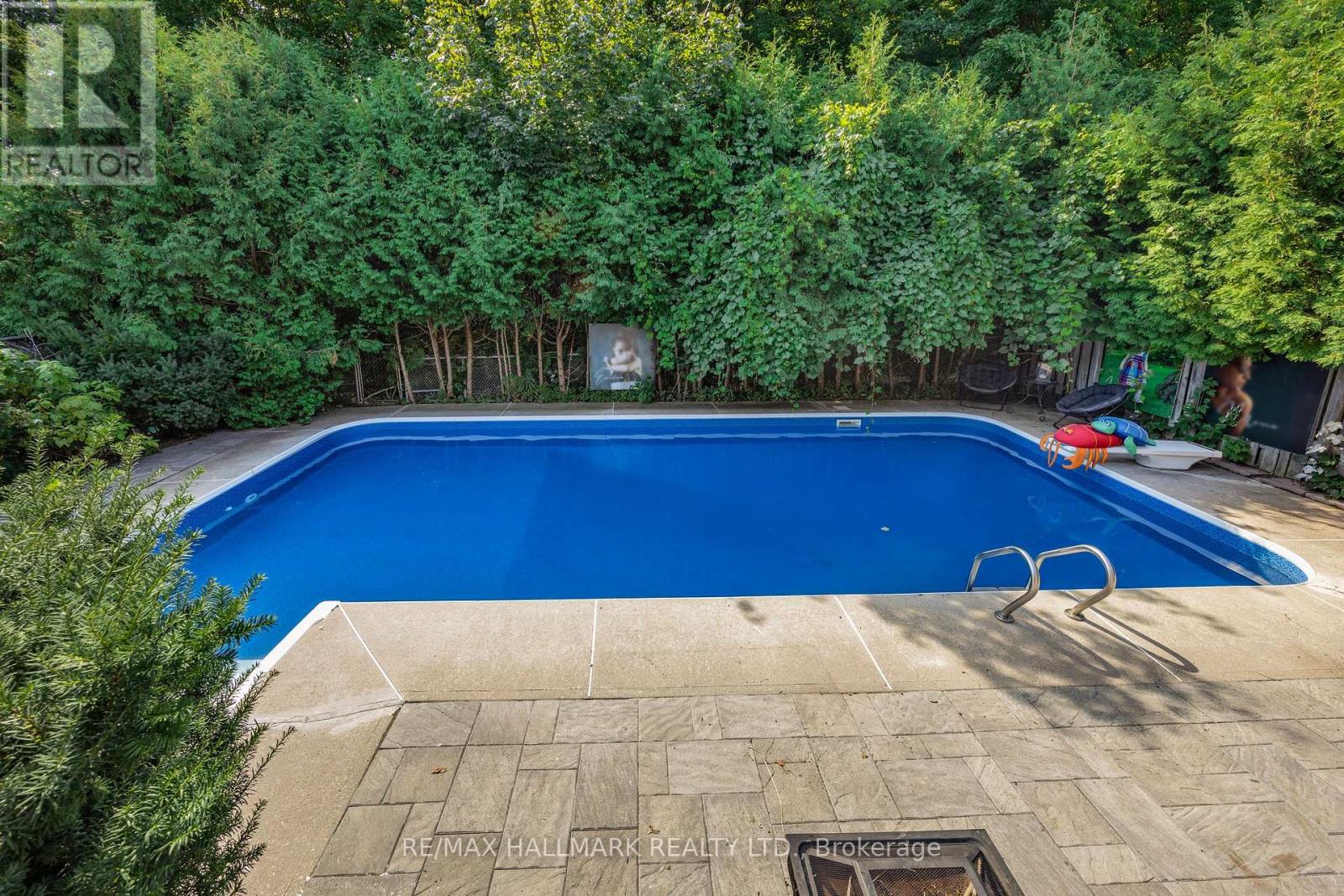 Photo 47 of 133 Heathwood Heights Drive, Aurora ON