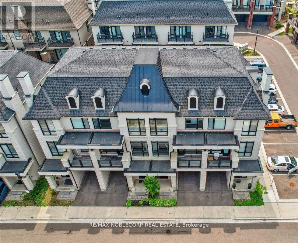 Photo 10 of 45 Globemaster Lane, Richmond Hill ON