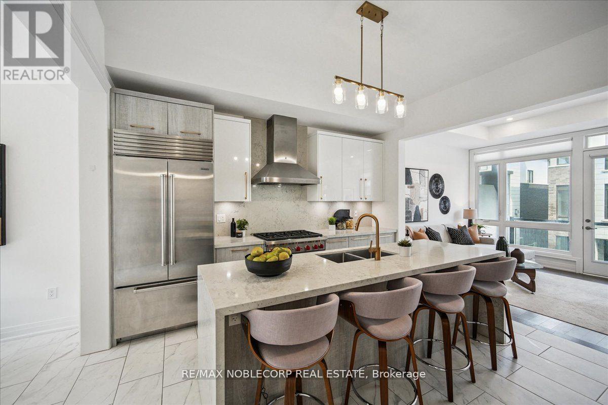 Photo 32 of 45 Globemaster Lane, Richmond Hill ON