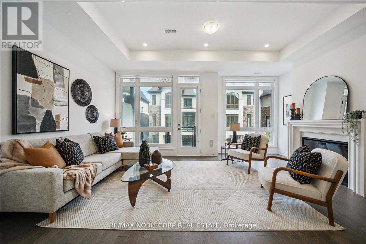 Photo 35 of 45 Globemaster Lane, Richmond Hill ON