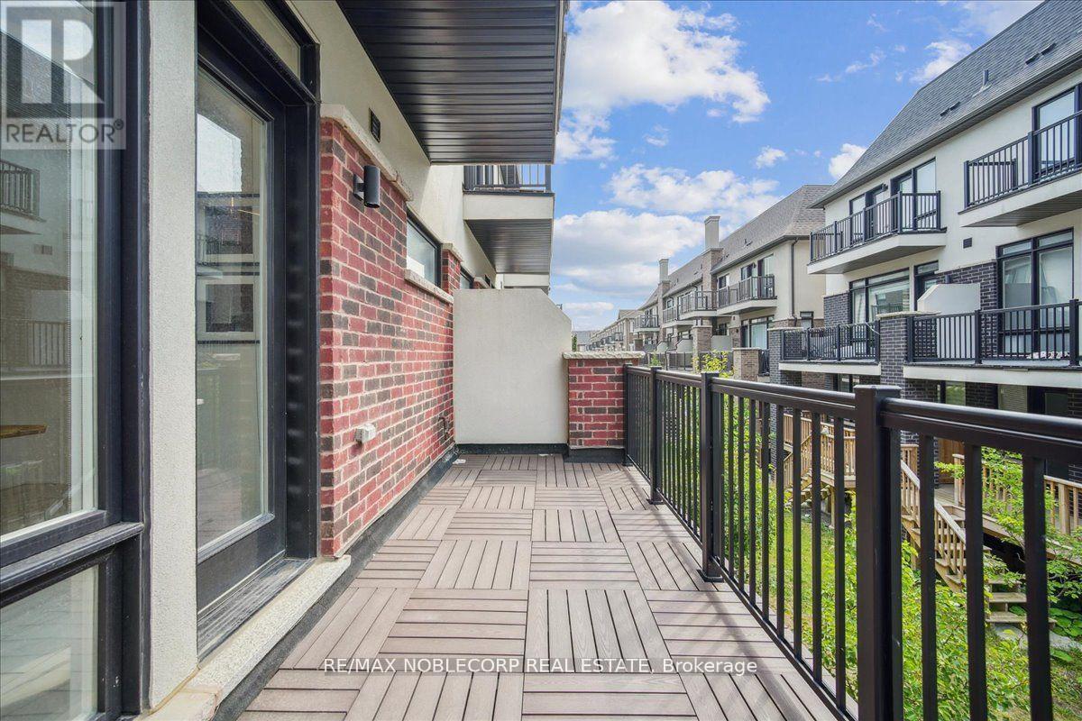 Photo 1 of 45 Globemaster Lane, Richmond Hill ON