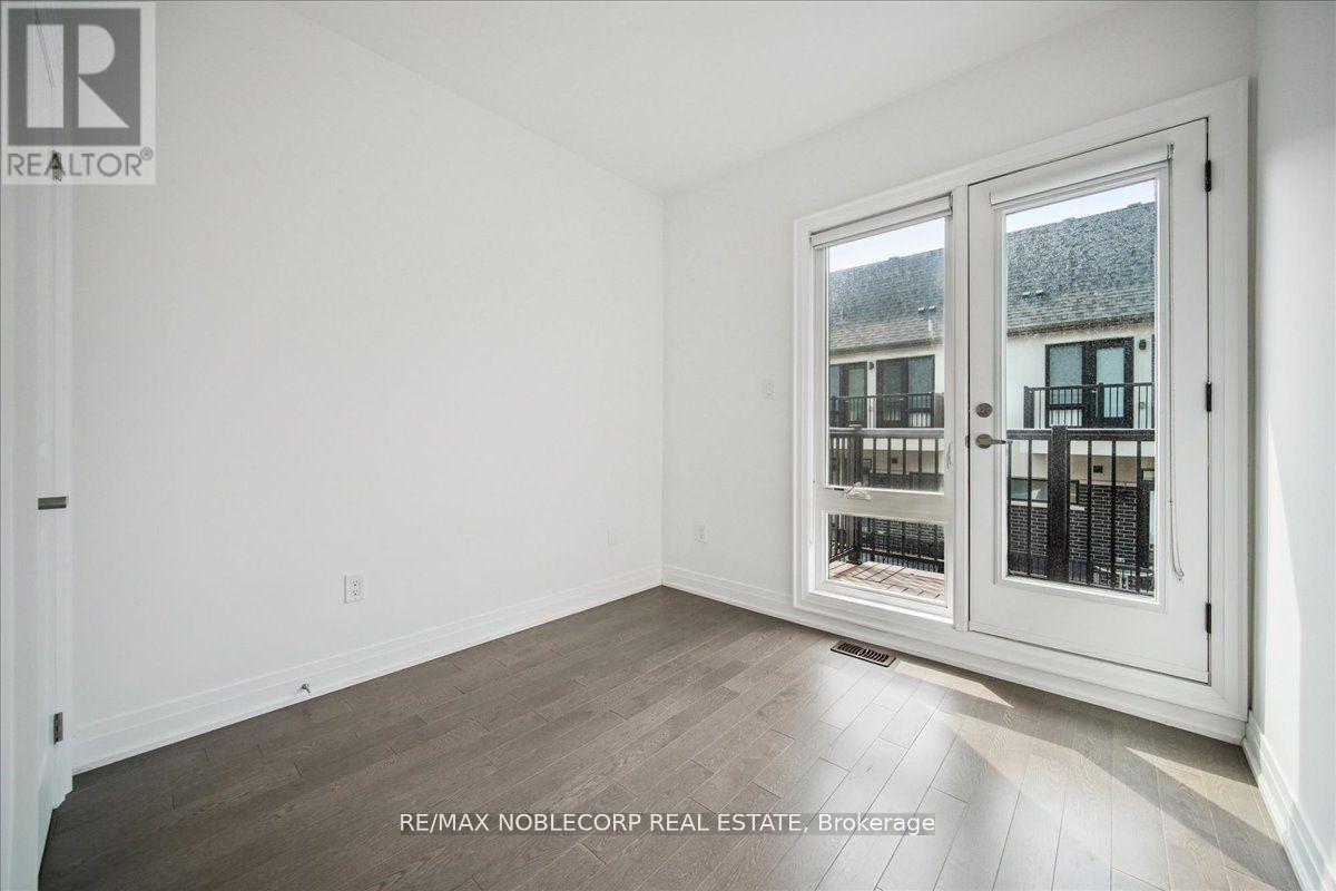 Photo 36 of 45 Globemaster Lane, Richmond Hill ON