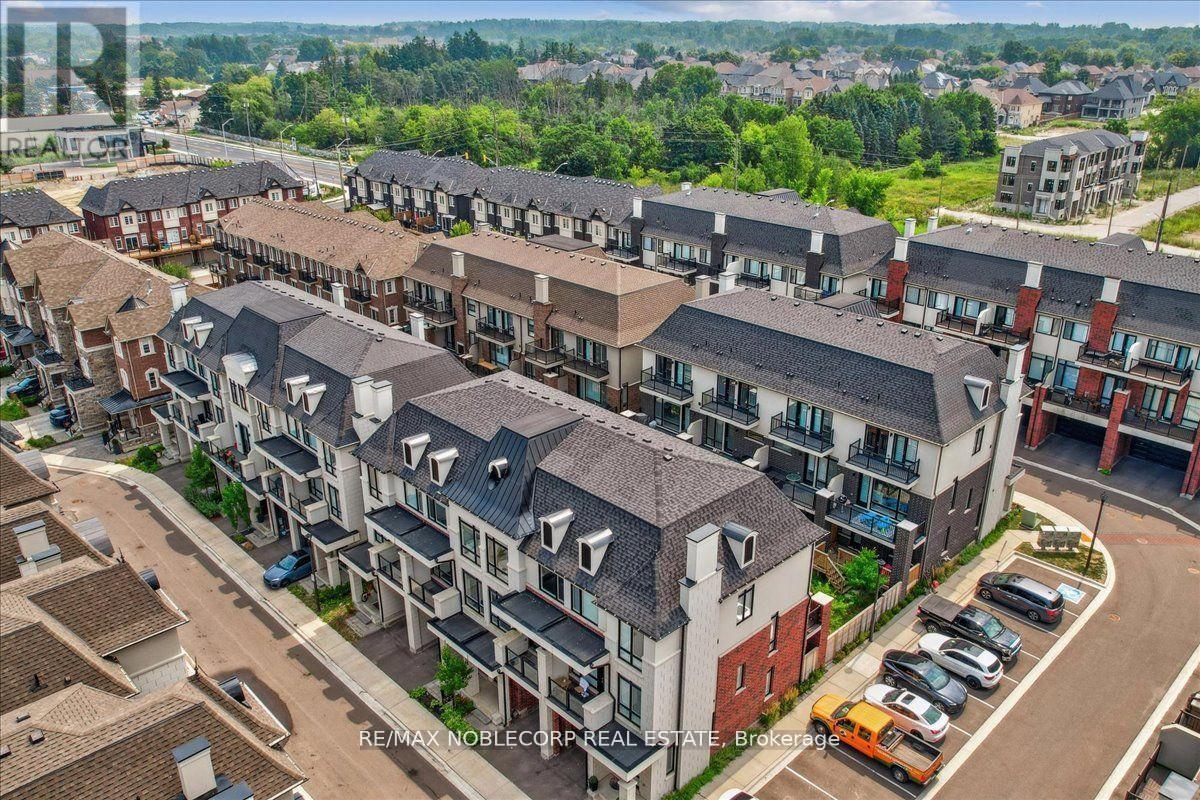 Photo 17 of 45 Globemaster Lane, Richmond Hill ON