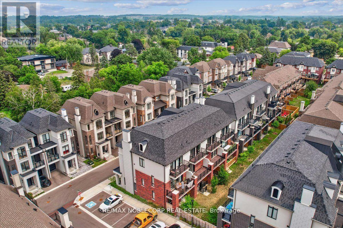 Photo 33 of 45 Globemaster Lane, Richmond Hill ON