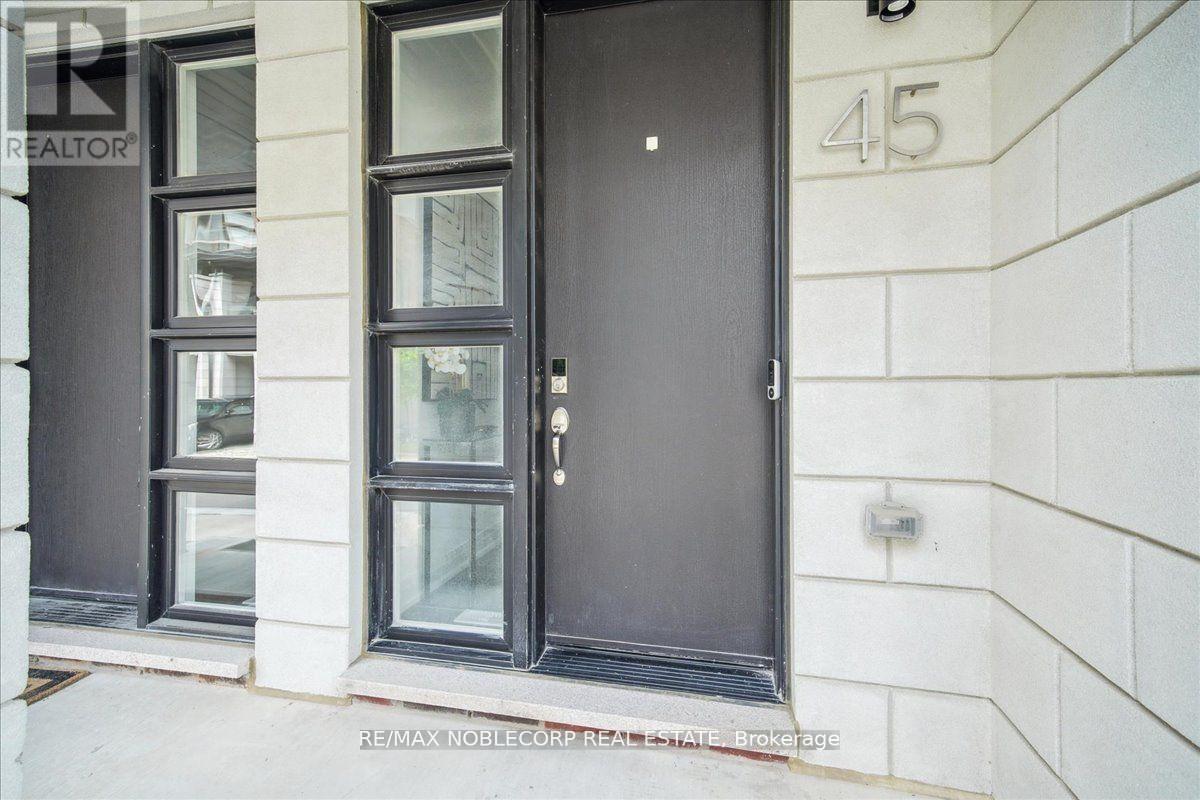 Photo 11 of 45 Globemaster Lane, Richmond Hill ON