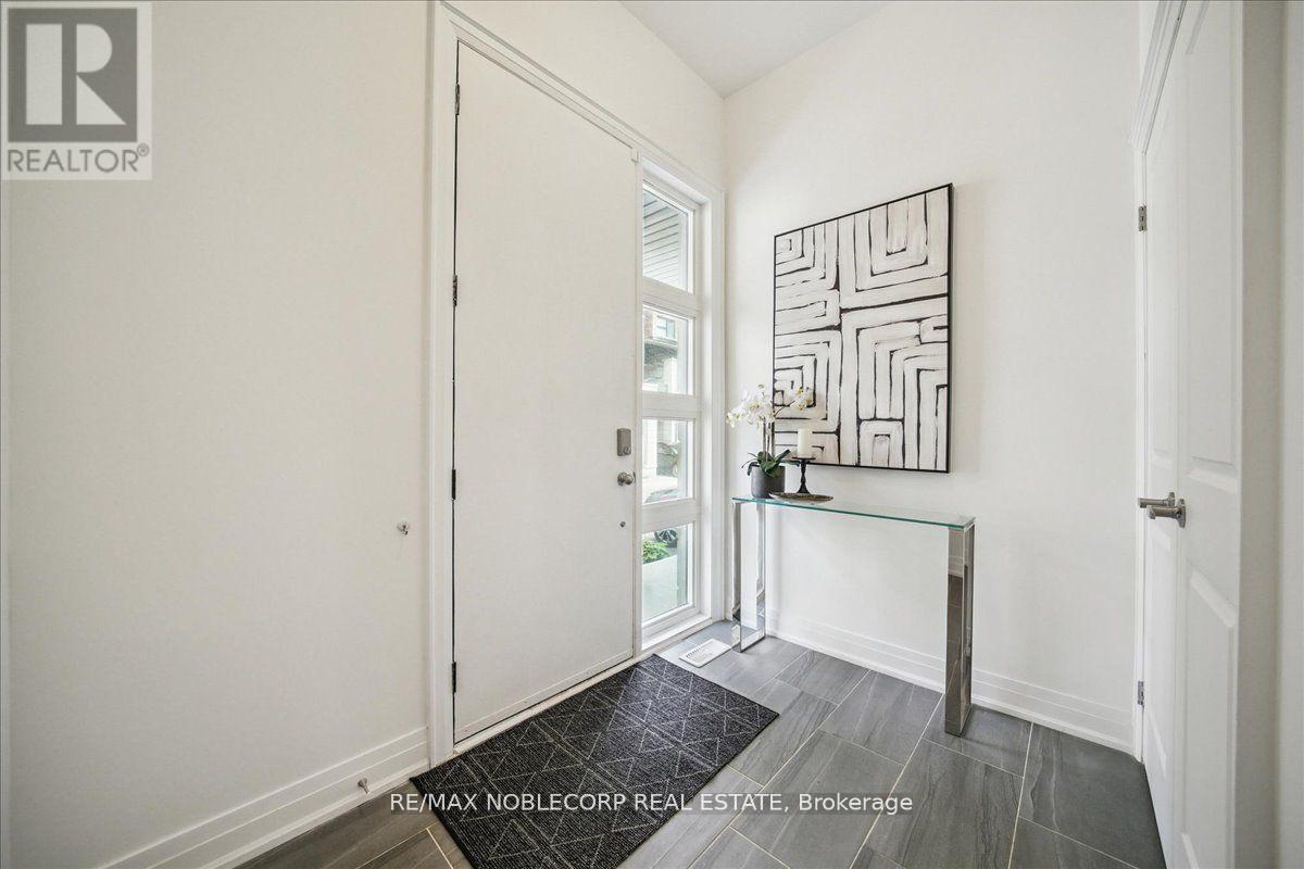 Photo 30 of 45 Globemaster Lane, Richmond Hill ON