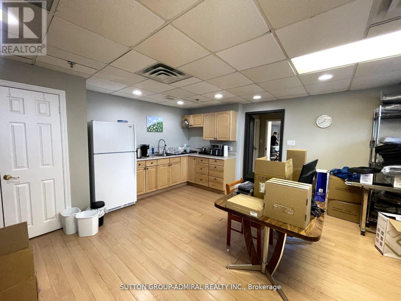 Photo 4 of 18 201 Millway Avenue, Vaughan ON