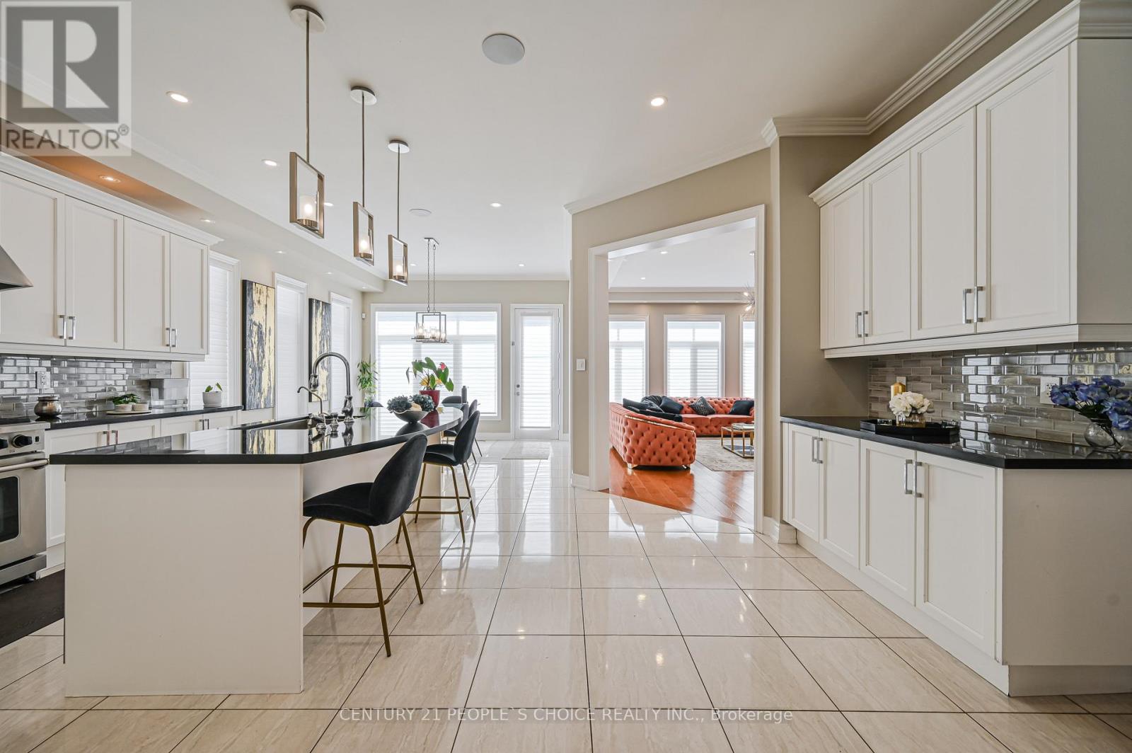 Photo 15 of 39 Munsie Drive, King ON