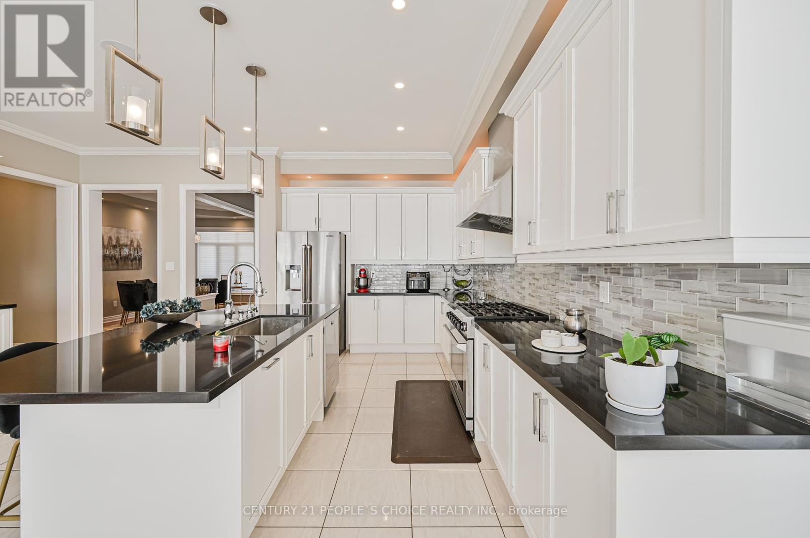 Photo 18 of 39 Munsie Drive, King ON