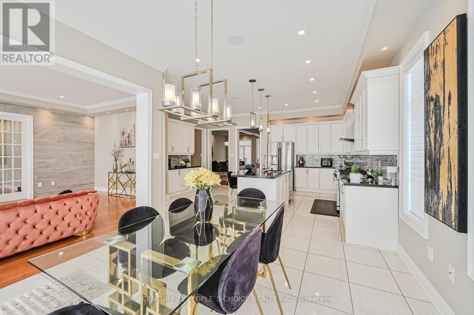 Photo 19 of 39 Munsie Drive, King ON
