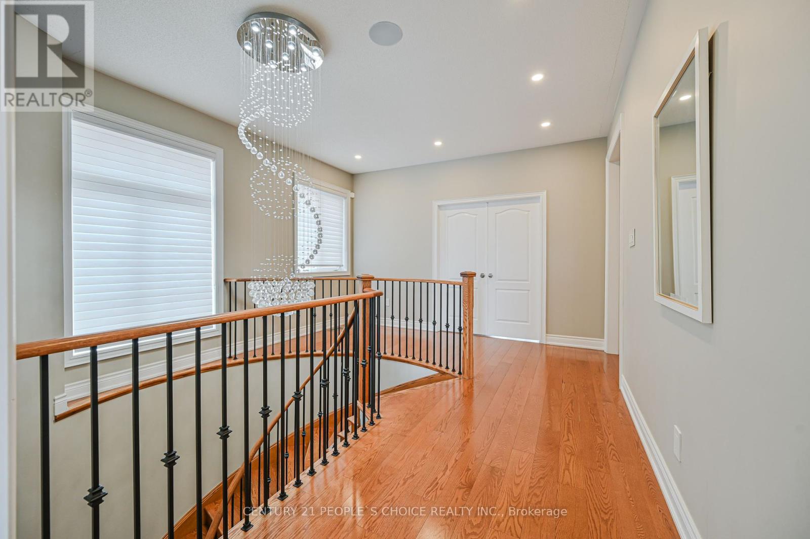 Photo 23 of 39 Munsie Drive, King ON