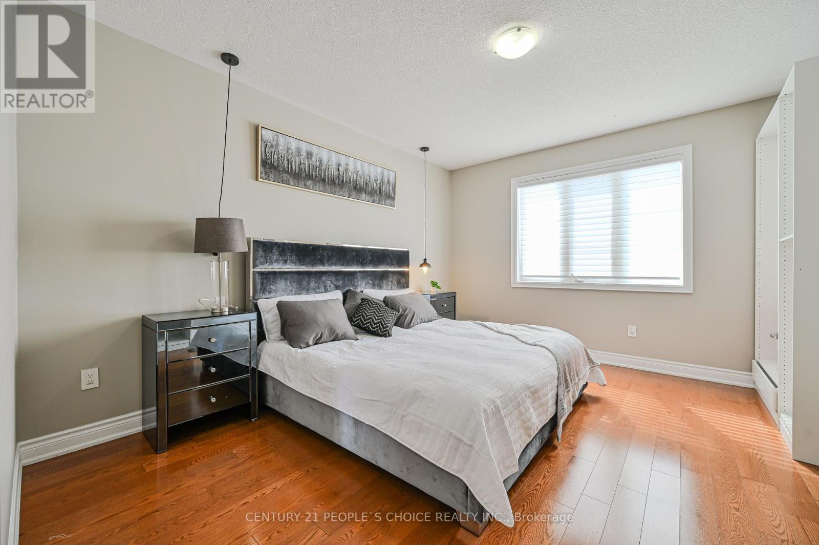 Photo 31 of 39 Munsie Drive, King ON