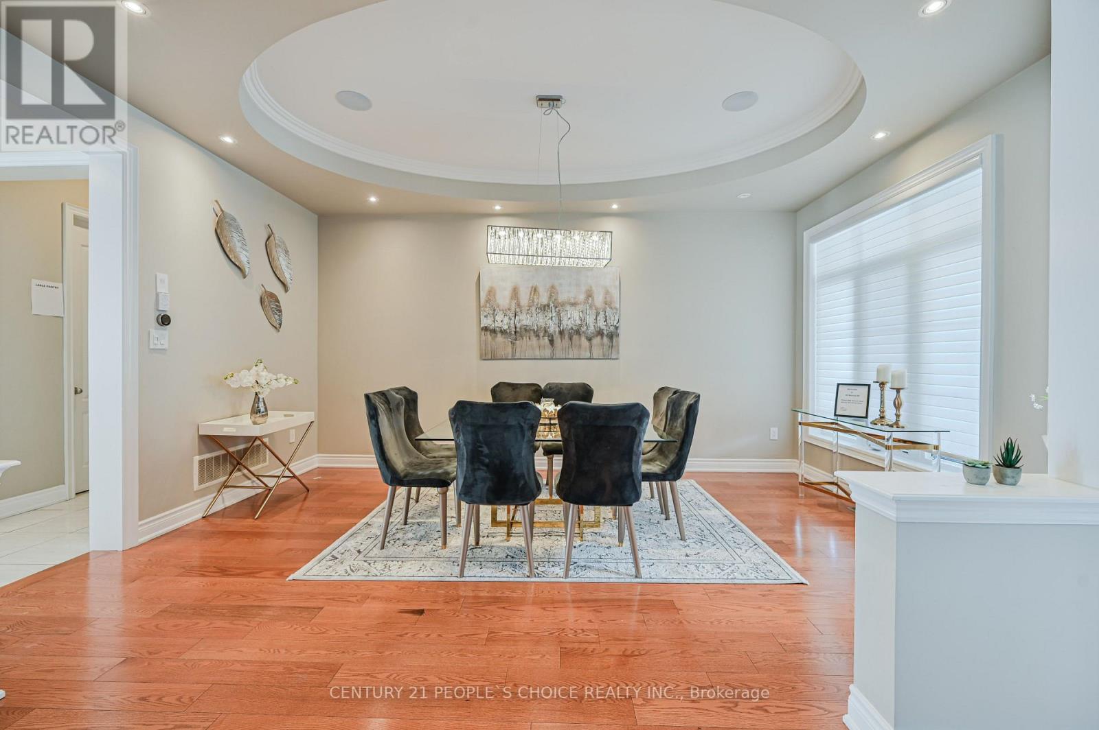 Photo 9 of 39 Munsie Drive, King ON