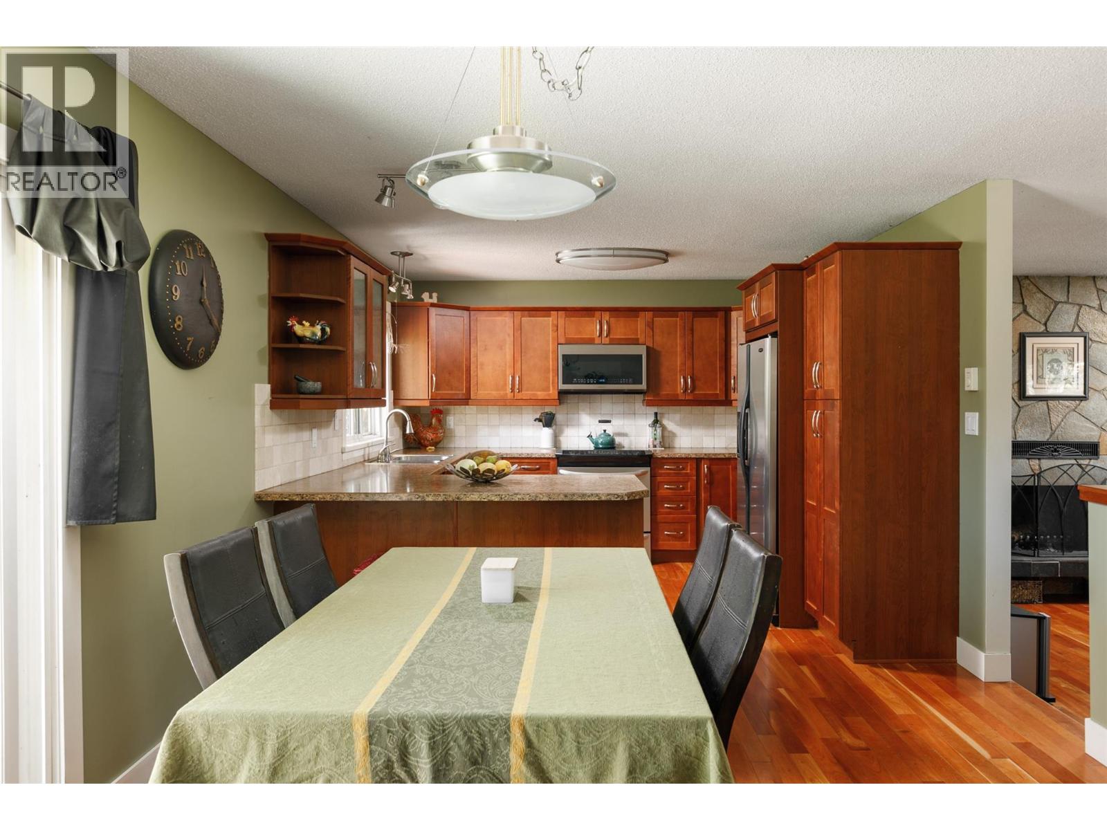 Photo 8 of 2351 Gallagher Road, Kelowna BC