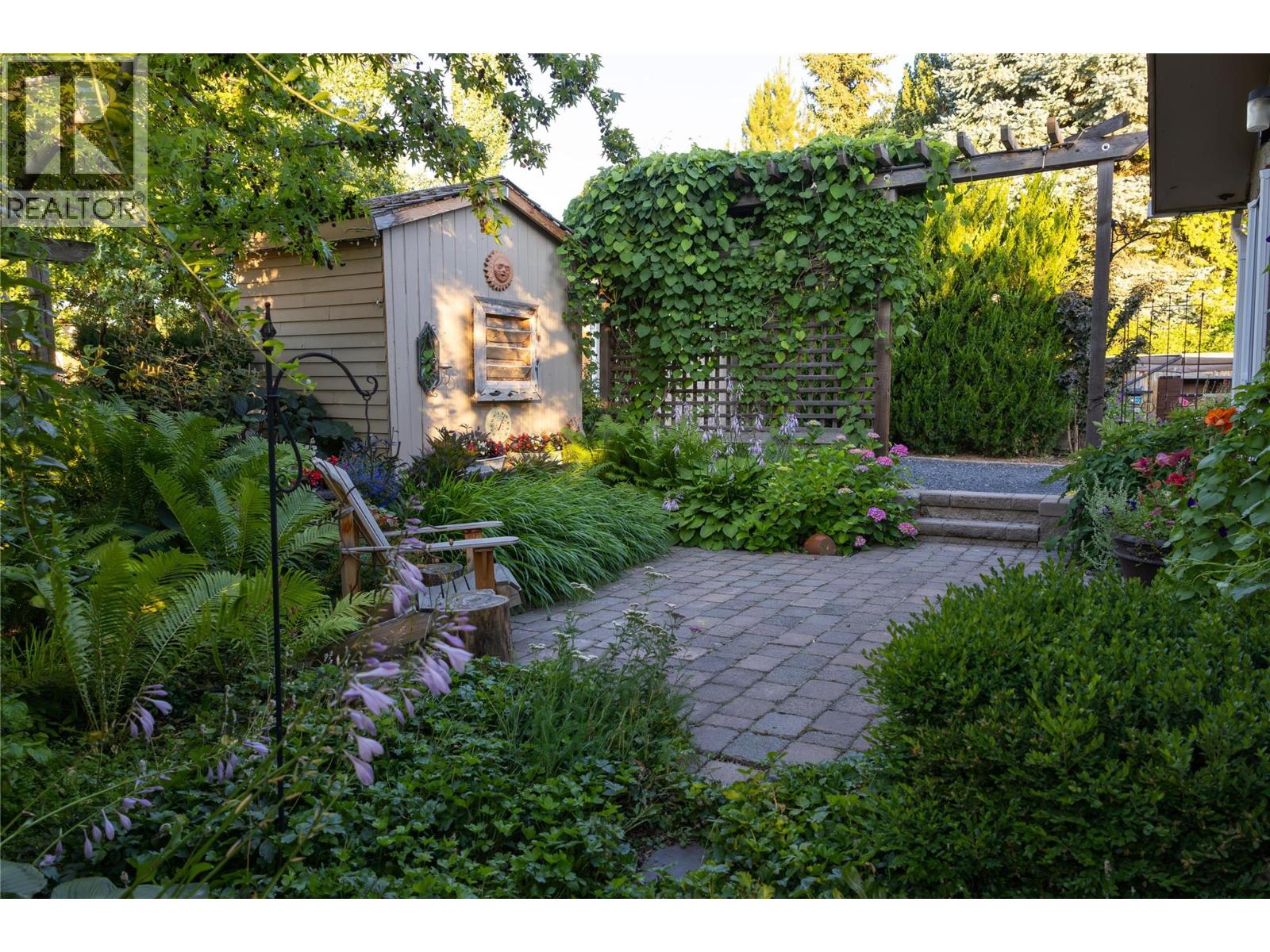 Photo 9 of 2351 Gallagher Road, Kelowna BC