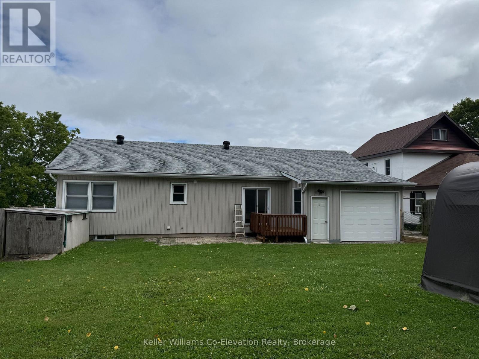 Photo 3 of 162 Lindsay Street, Midland ON