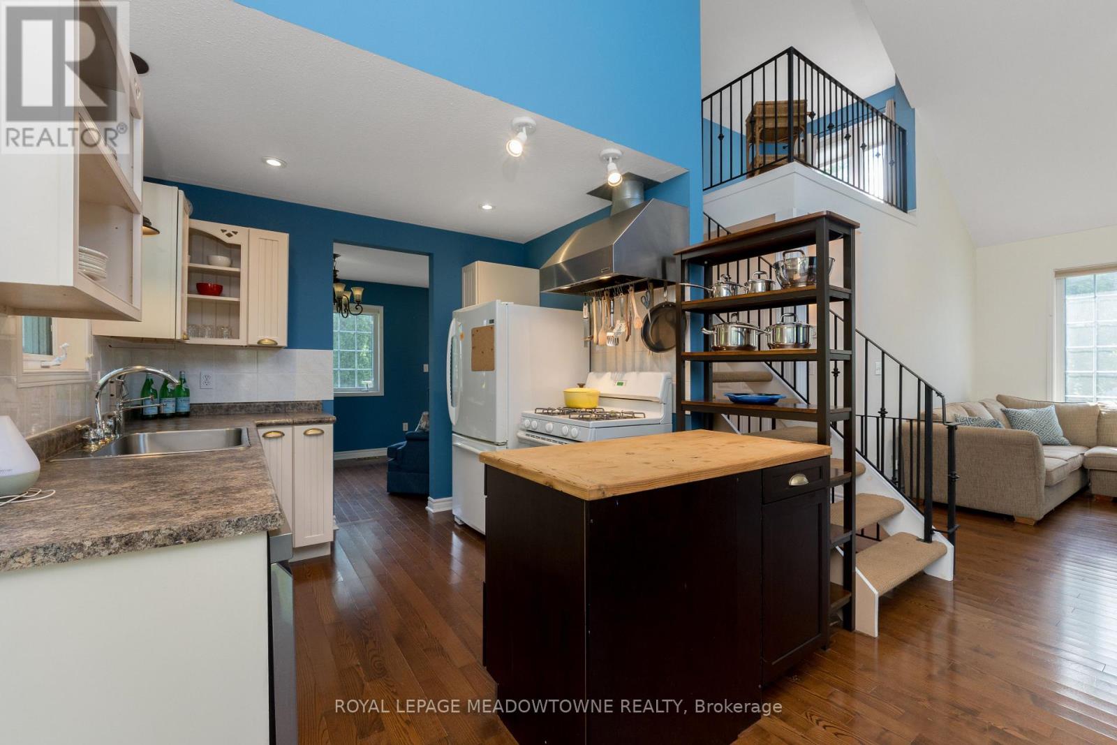 Photo 11 of 1936 Tiny Beaches Road S, Tiny ON
