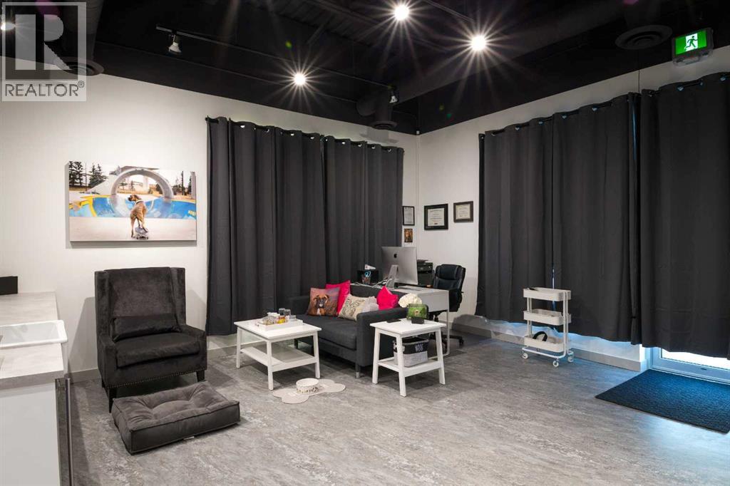 456 Pet Store Avenue, Calgary, Alberta