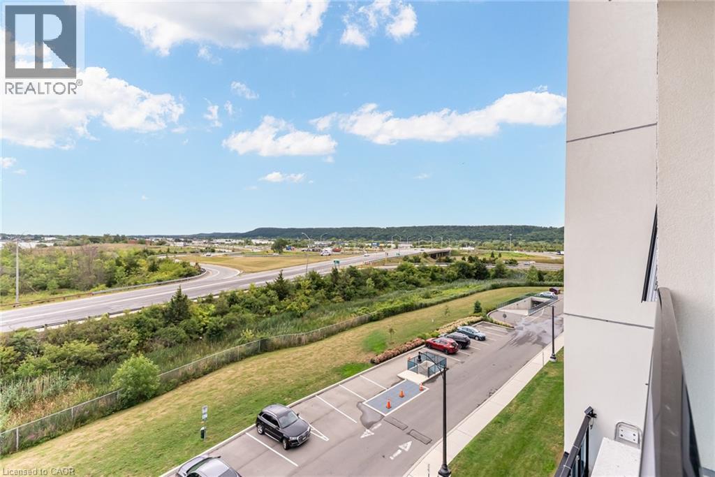 Photo 3 of 16 Concord Place Unit 513, Grimsby ON