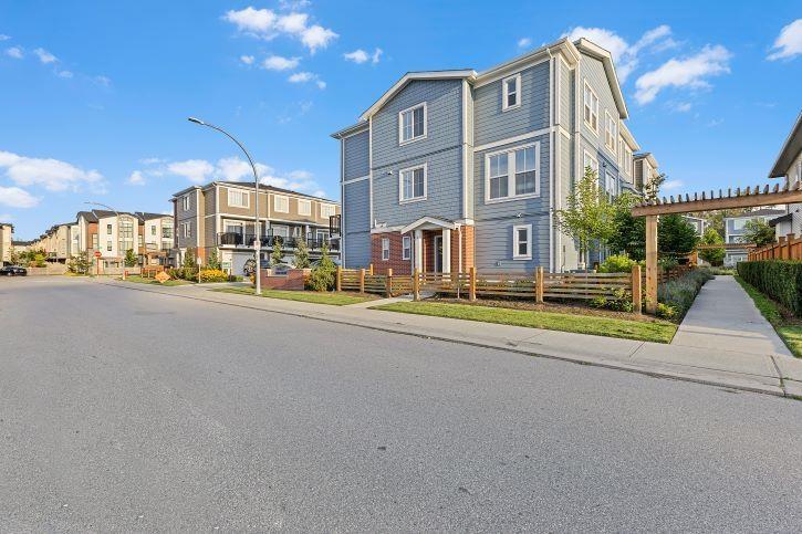Photo 28 of 1 20680 76 B Avenue, Langley BC