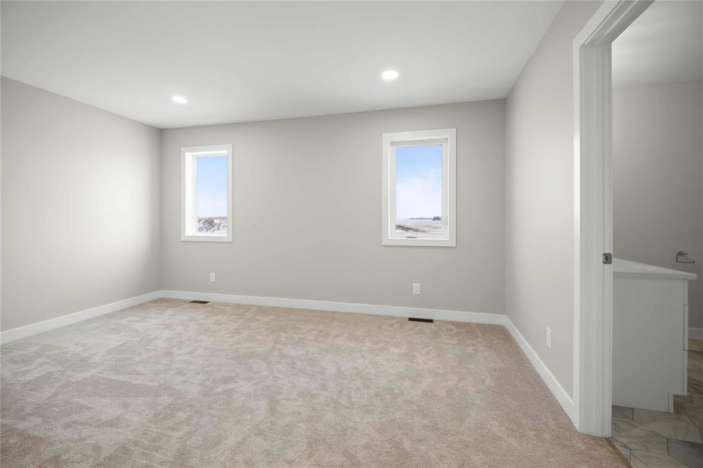 Photo 32 of 50 Gullane Street, Niverville MB