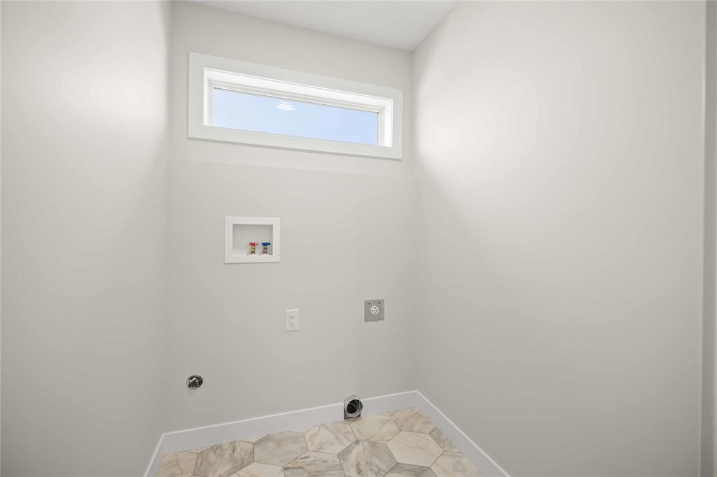 Photo 23 of 50 Gullane Street, Niverville MB