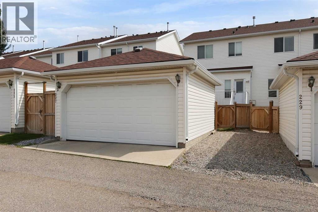 Single Family House for Sale in  Citadel Lane NW Citadel Calgary 