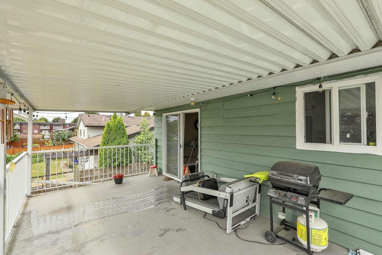 Photo 4 of 17816 59 Avenue, Surrey BC