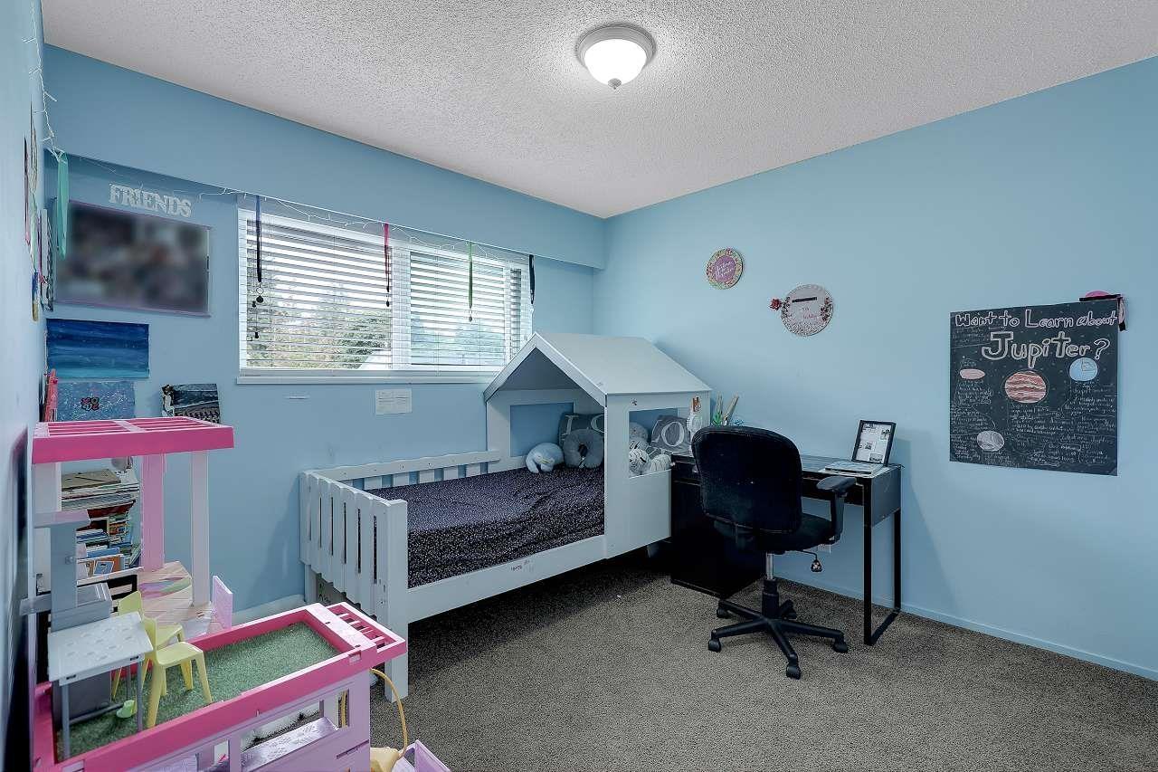 Photo 13 of 17816 59 Avenue, Surrey BC