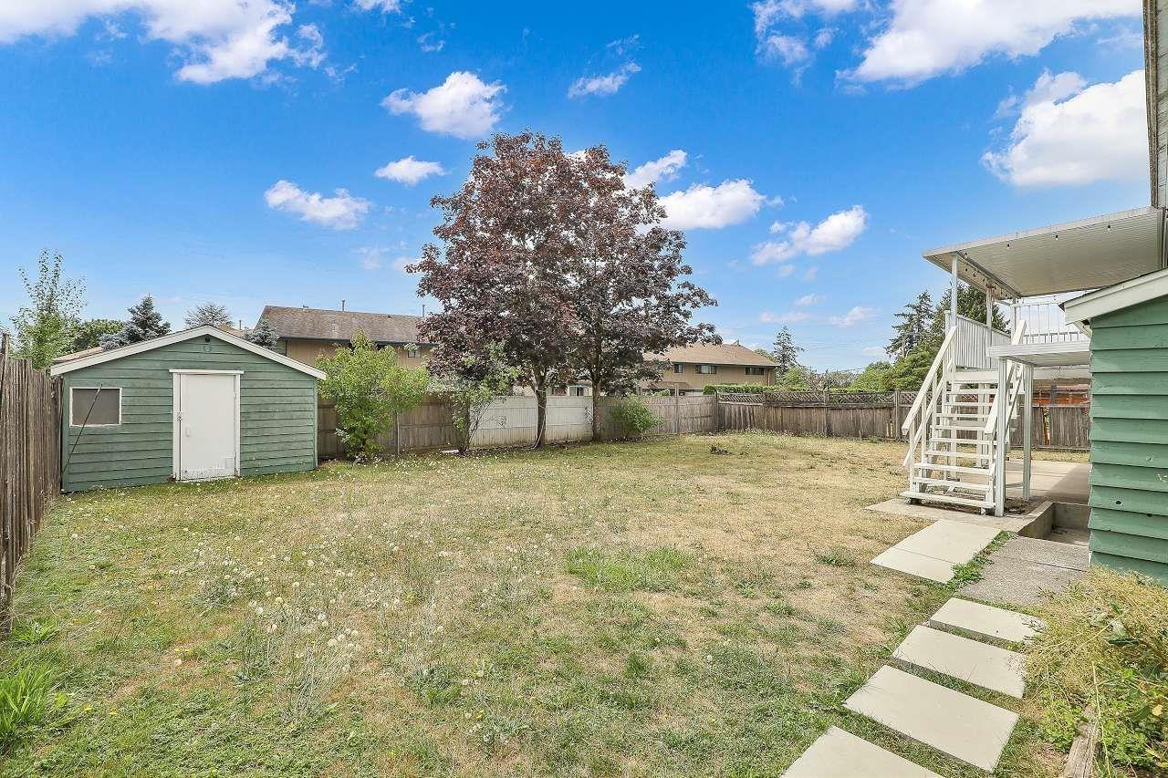 Photo 10 of 17816 59 Avenue, Surrey BC