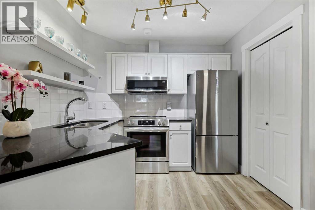 Single Family House for Sale in   Sierra Morena Mews SW Signal Hill Calgary 