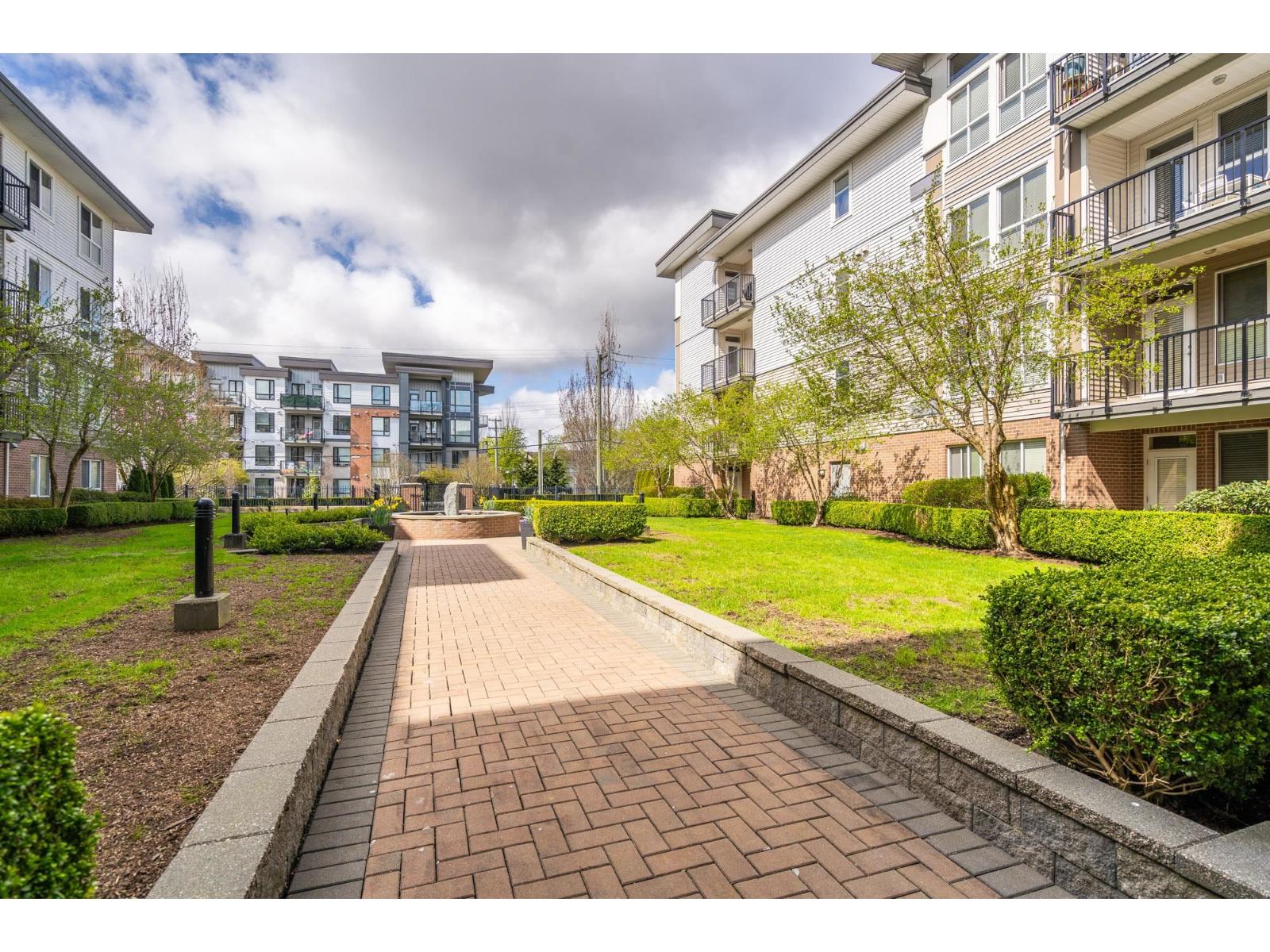 Photo 17 of 106 5430 201 Street, Langley BC