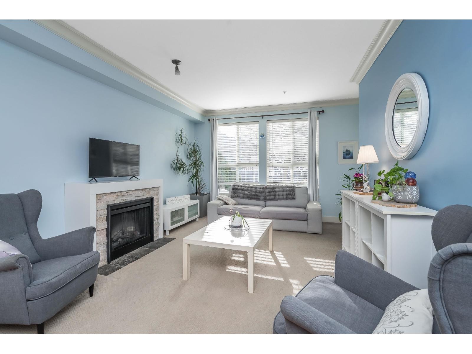 Photo 10 of 106 5430 201 Street, Langley BC