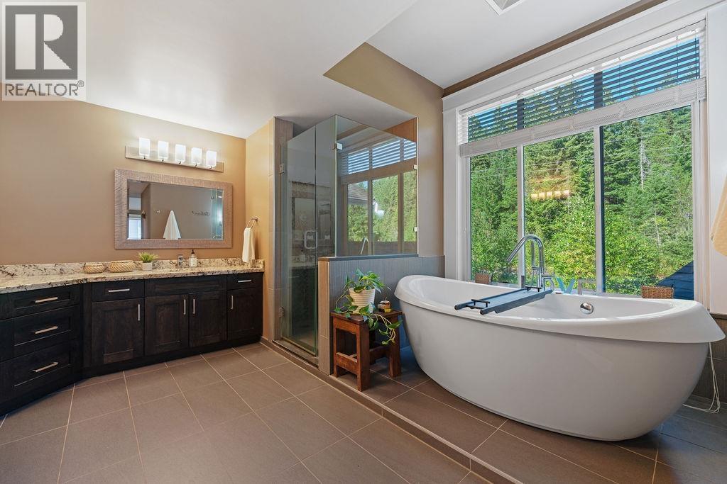 Photo 12 of 4 1355 Depot Road, Squamish BC