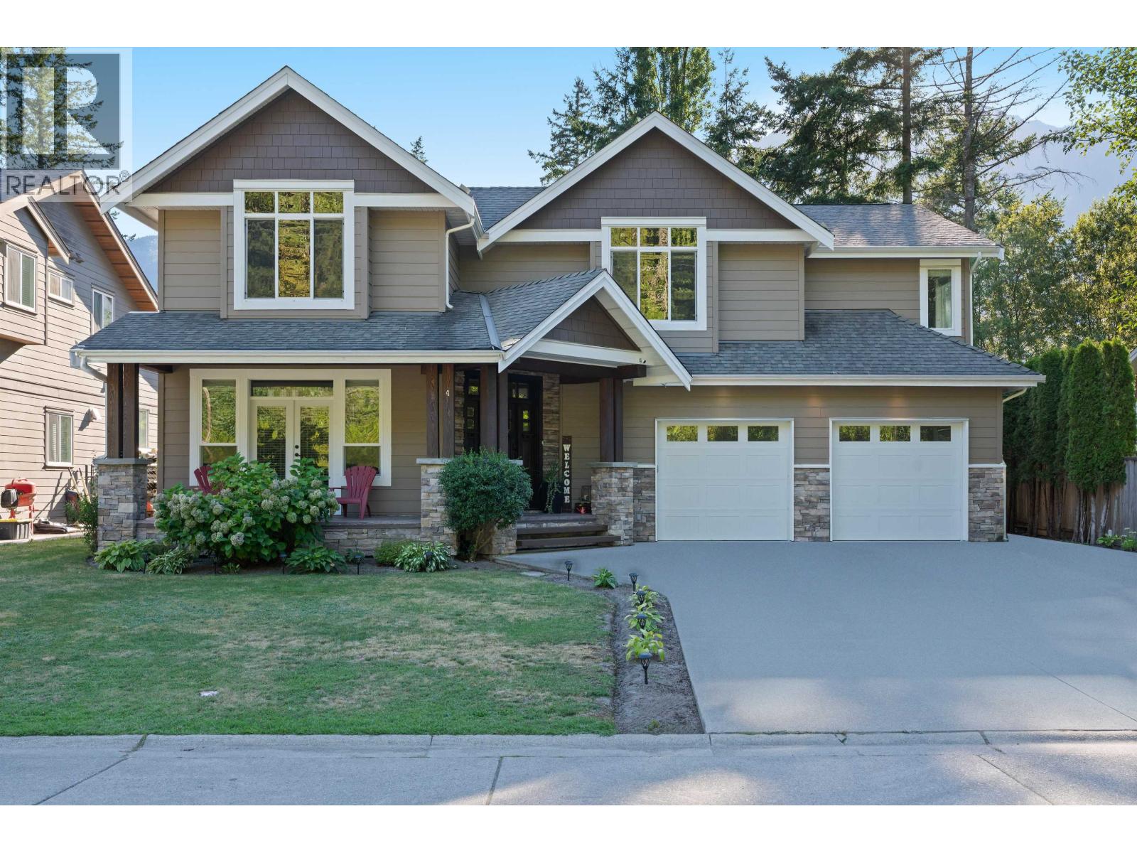 Photo 9 of 4 1355 Depot Road, Squamish BC