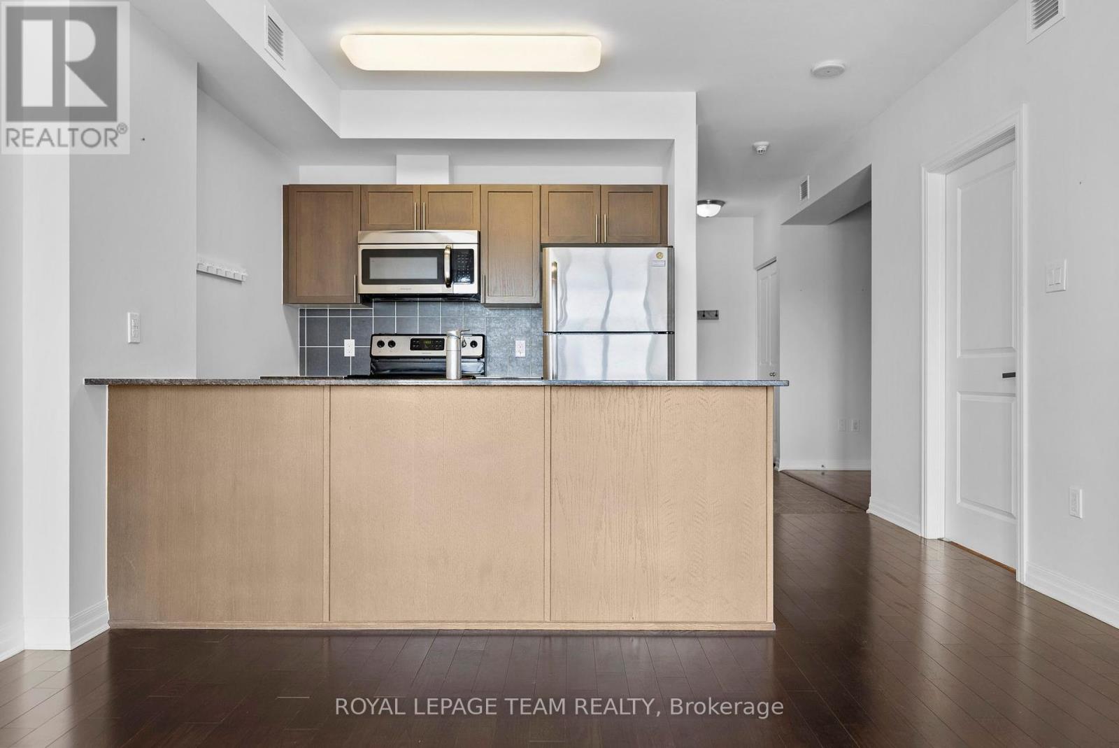 Photo 12 of 506 90 Landry Street, Ottawa ON