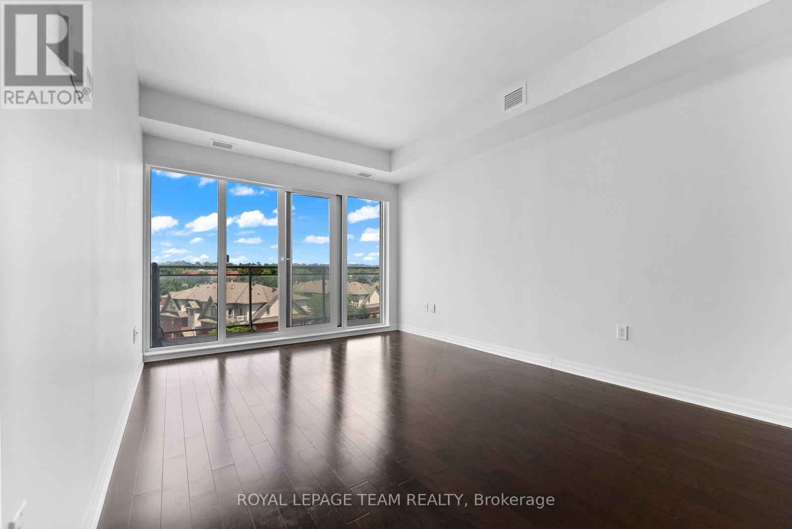 Photo 6 of 506 90 Landry Street, Ottawa ON