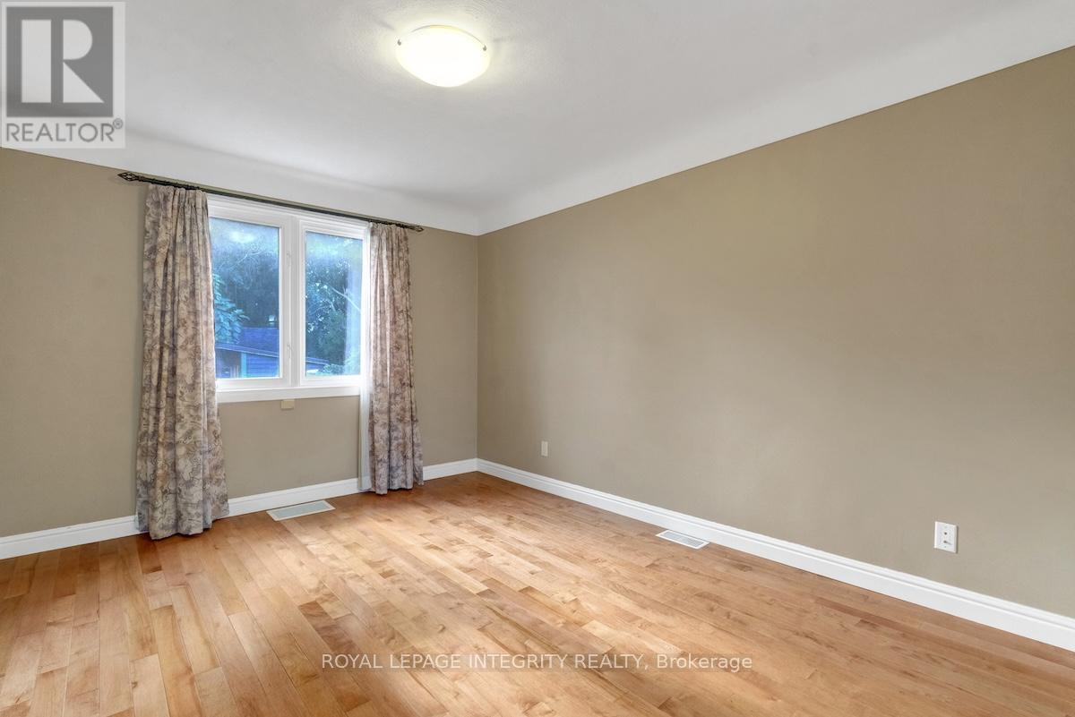 Photo 13 of 348 Lafontaine Avenue, Ottawa ON