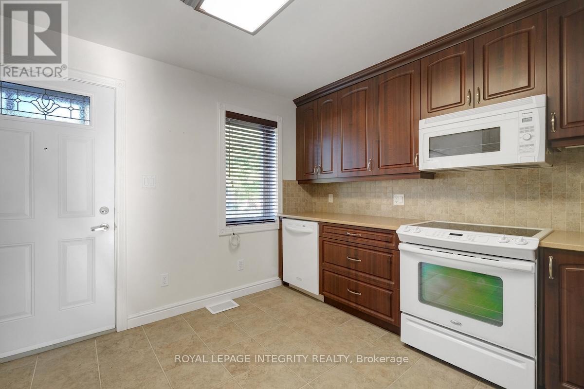 Photo 21 of 348 Lafontaine Avenue, Ottawa ON